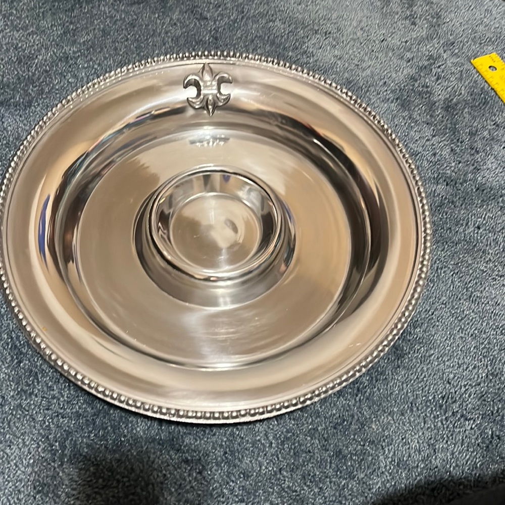 Pewter chip/dip serving platter.  14 inches in diameter